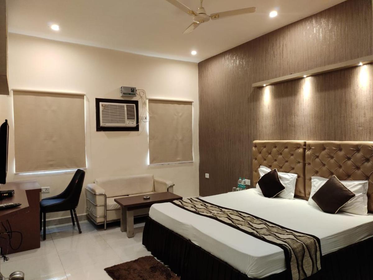Maple Delite Hotel Lucknow Luaran gambar