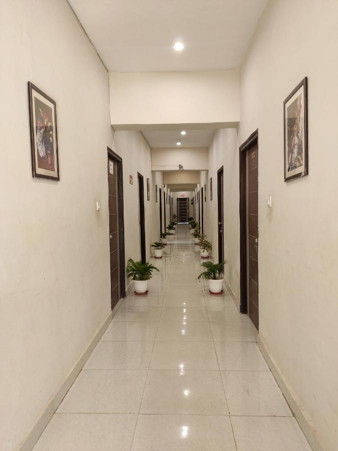 Maple Delite Hotel Lucknow Luaran gambar