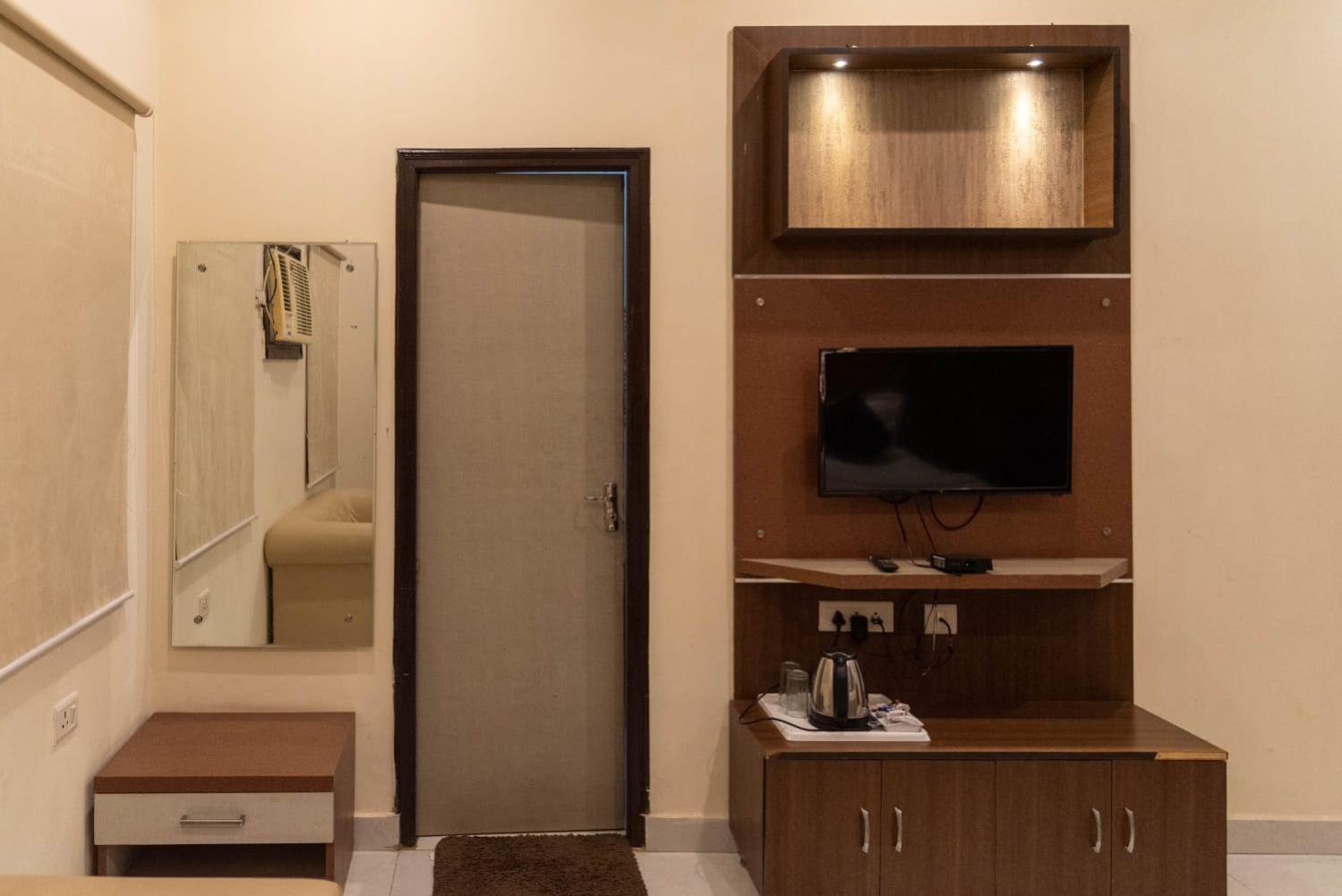 Maple Delite Hotel Lucknow Luaran gambar