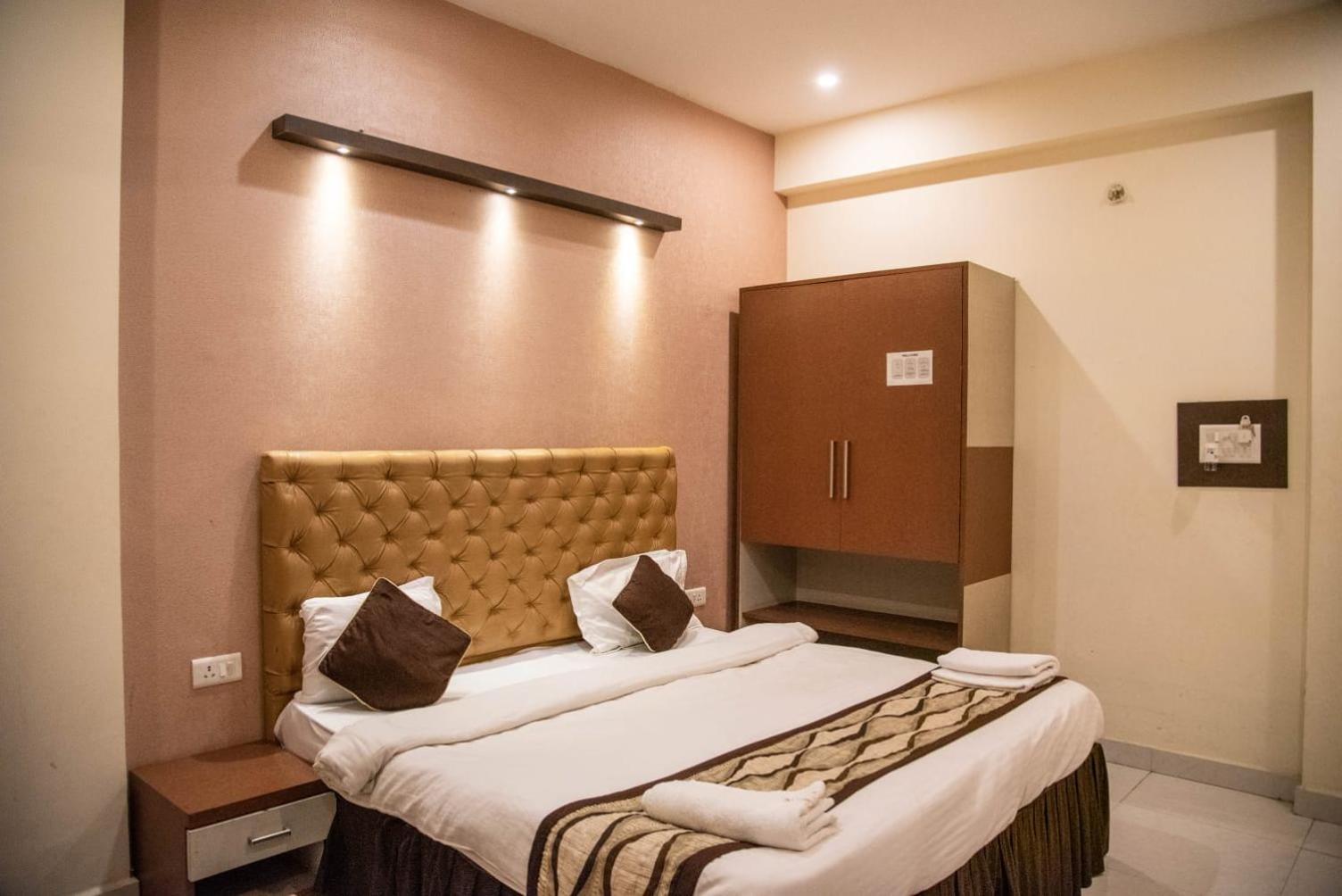 Maple Delite Hotel Lucknow Luaran gambar