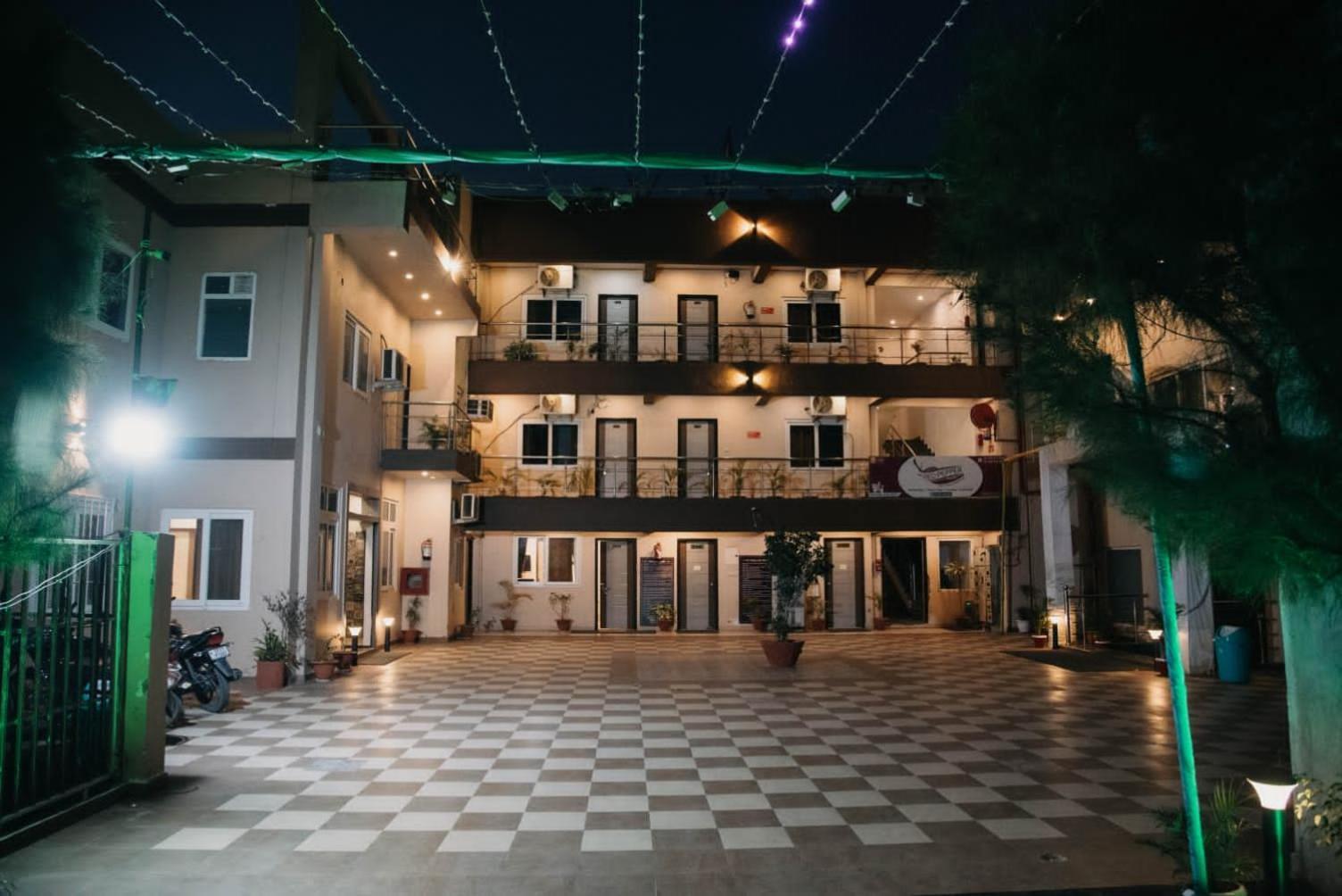Maple Delite Hotel Lucknow Luaran gambar