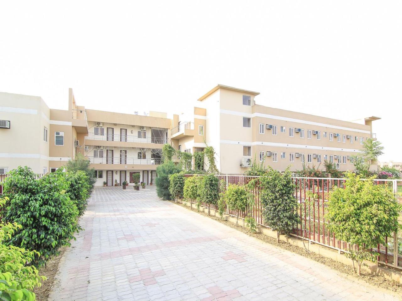 Maple Delite Hotel Lucknow Luaran gambar